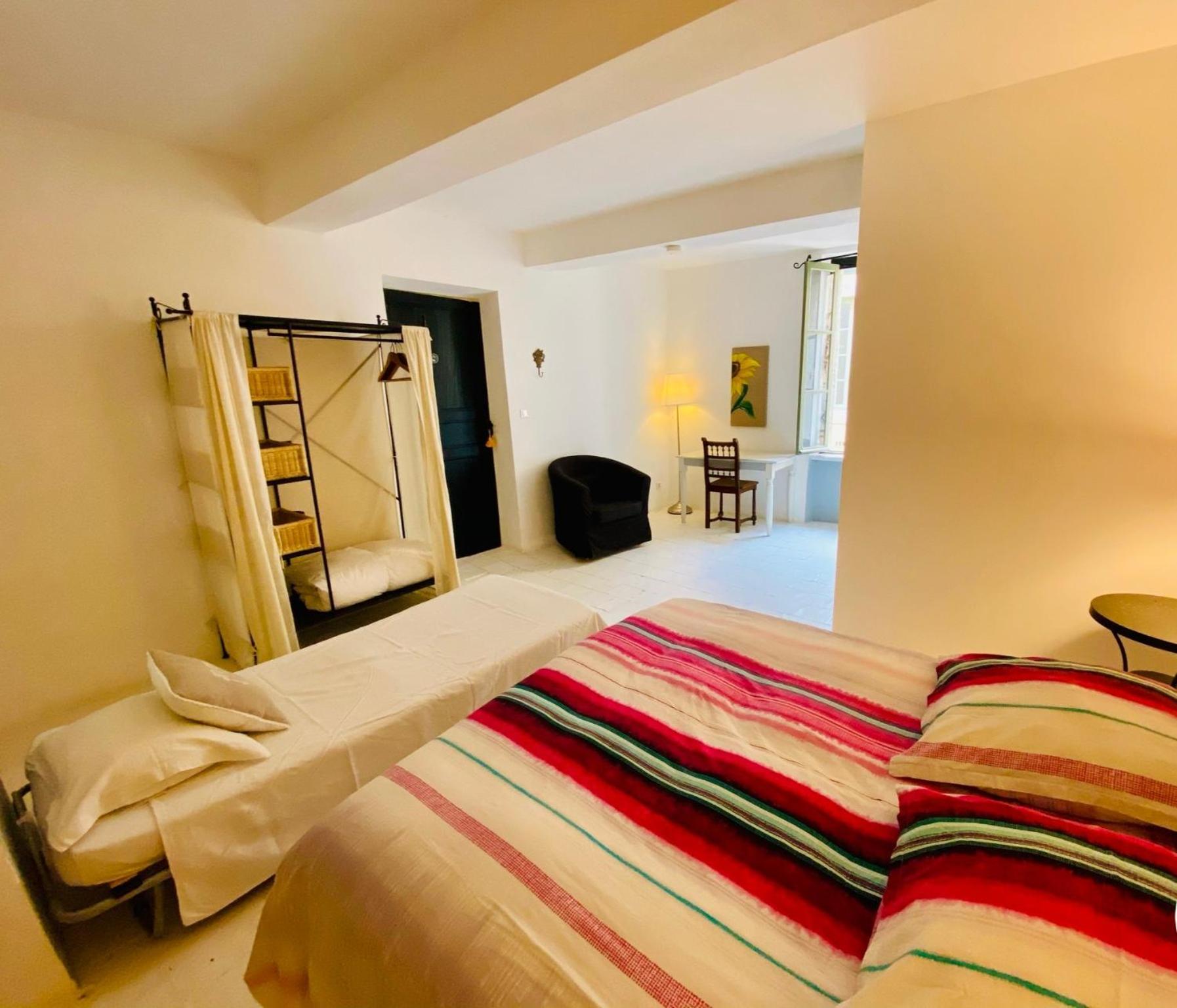Les Chambres De La Villa Eugenie Lézignan-Corbières Екстериор снимка